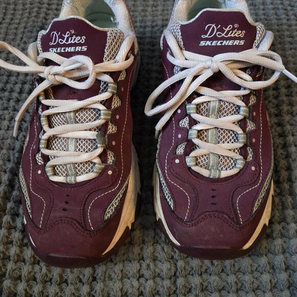 Tennis shoes - Picture 1 of 5